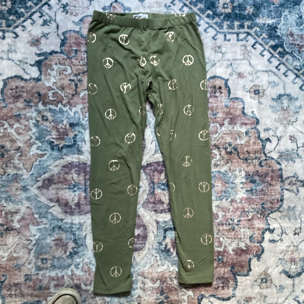 Epic Threads Olive Peace Sign Leggings